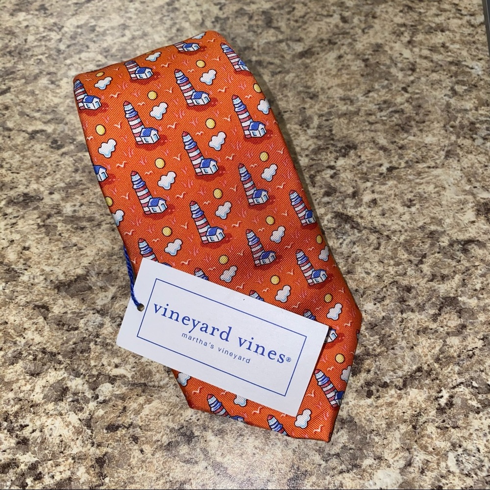 NWT Boy’s Vineyard Vines Lighthouse Tie
